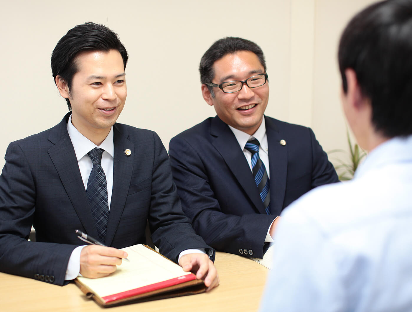 法律相談を行う弁護士
